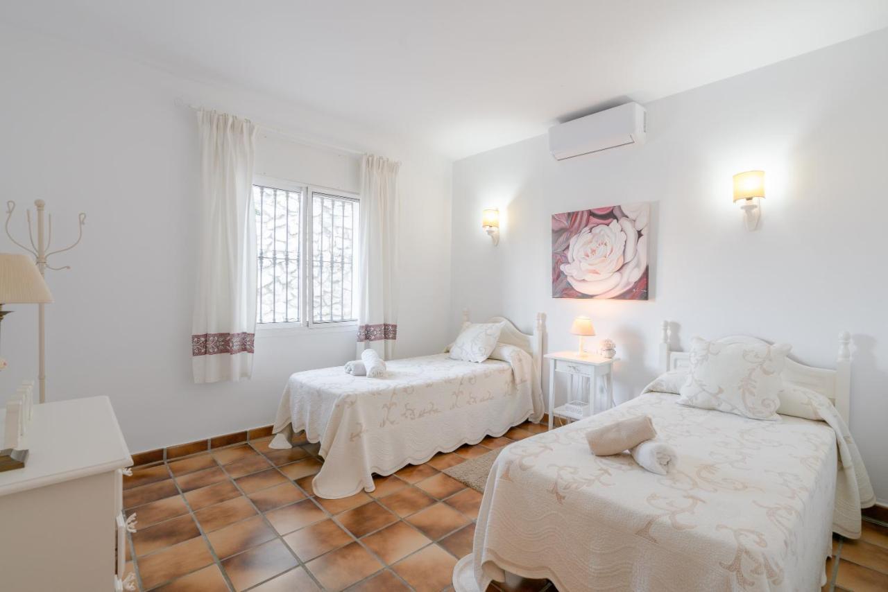 Cortijo La Rijana Villa Sayalonga Exteriör bild